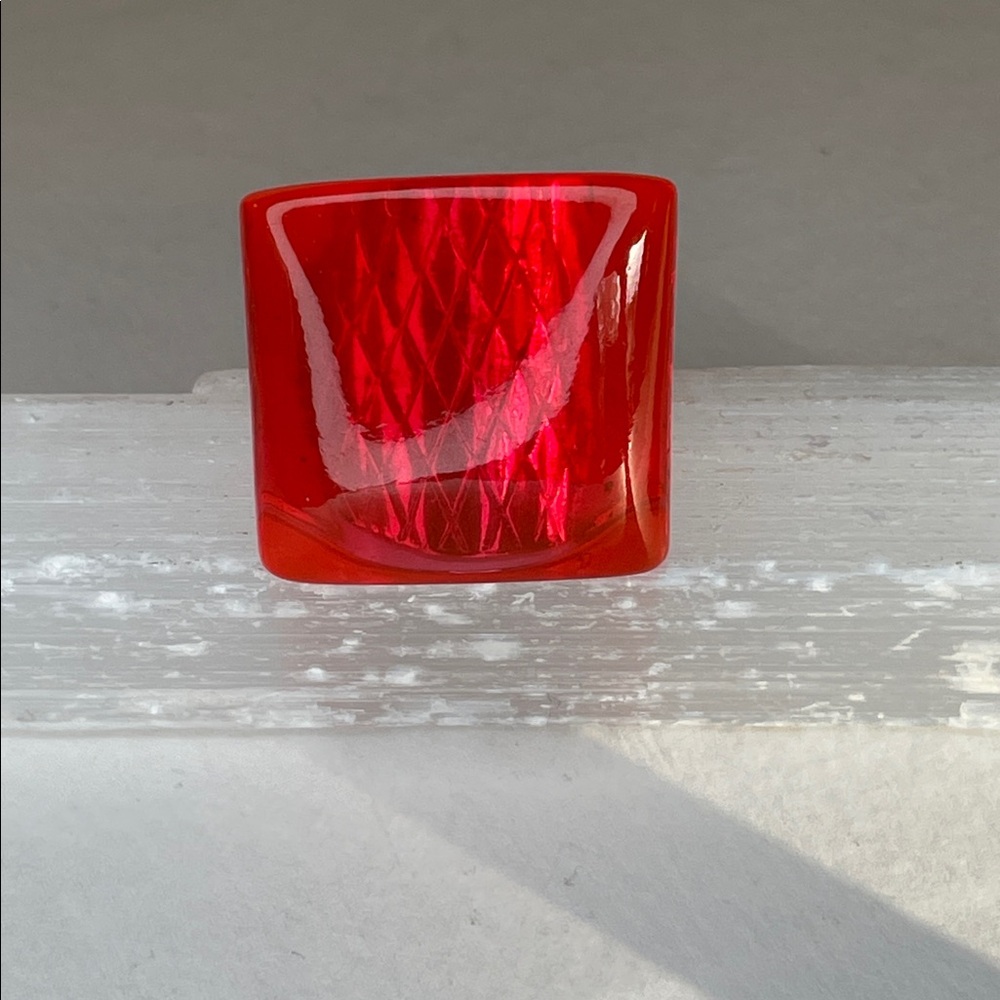 Vintage 1960's Red Orange Translucent Lucite Sz 8 Ring - Picture 2 of 8